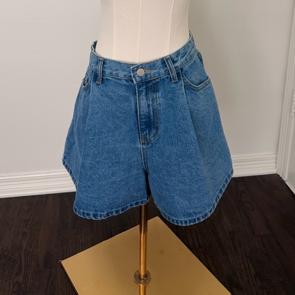 Blue Denim Women's Shorts, size Medium